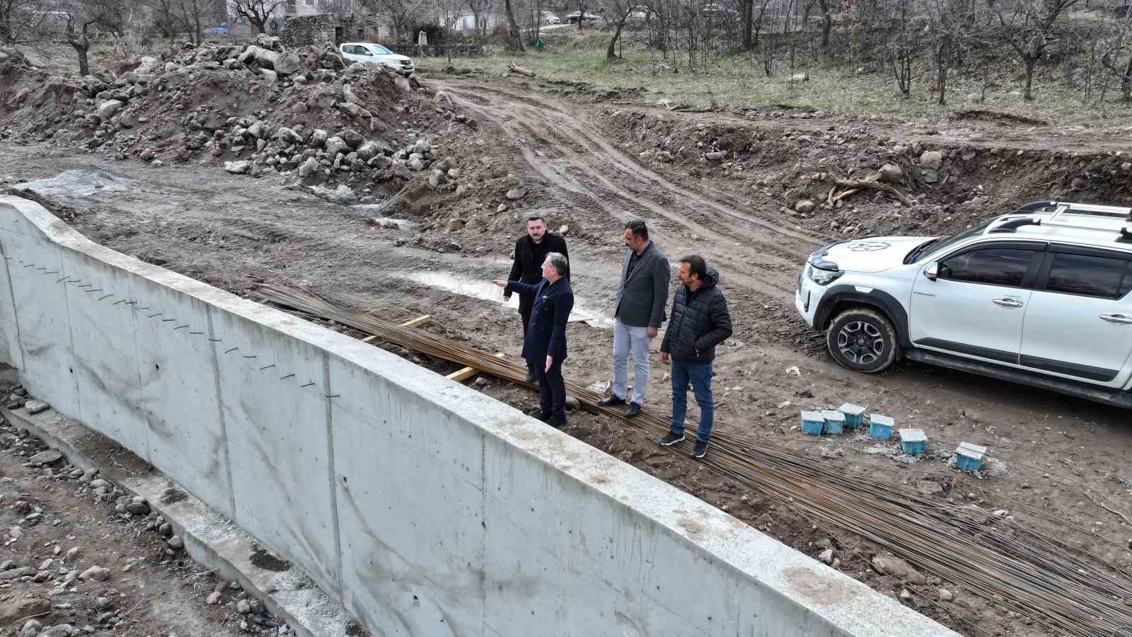 Hacılar Büyük Su Projesi, bağ sezonu başlamadan tamamlanacak
Hacılar Büyük Su Projesi, bağ sezonu başlamadan tamamlanacak