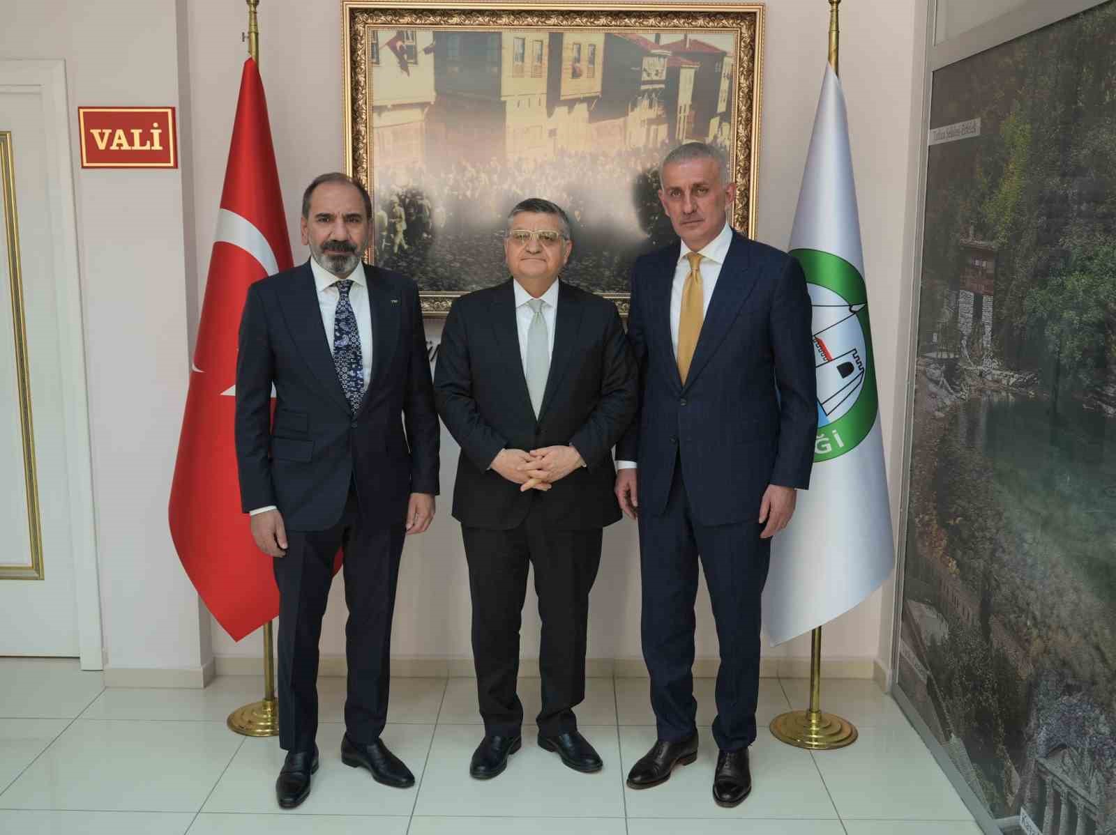 Hacıosmanoğlu’ndan Sinop’a milli maç ziyareti
