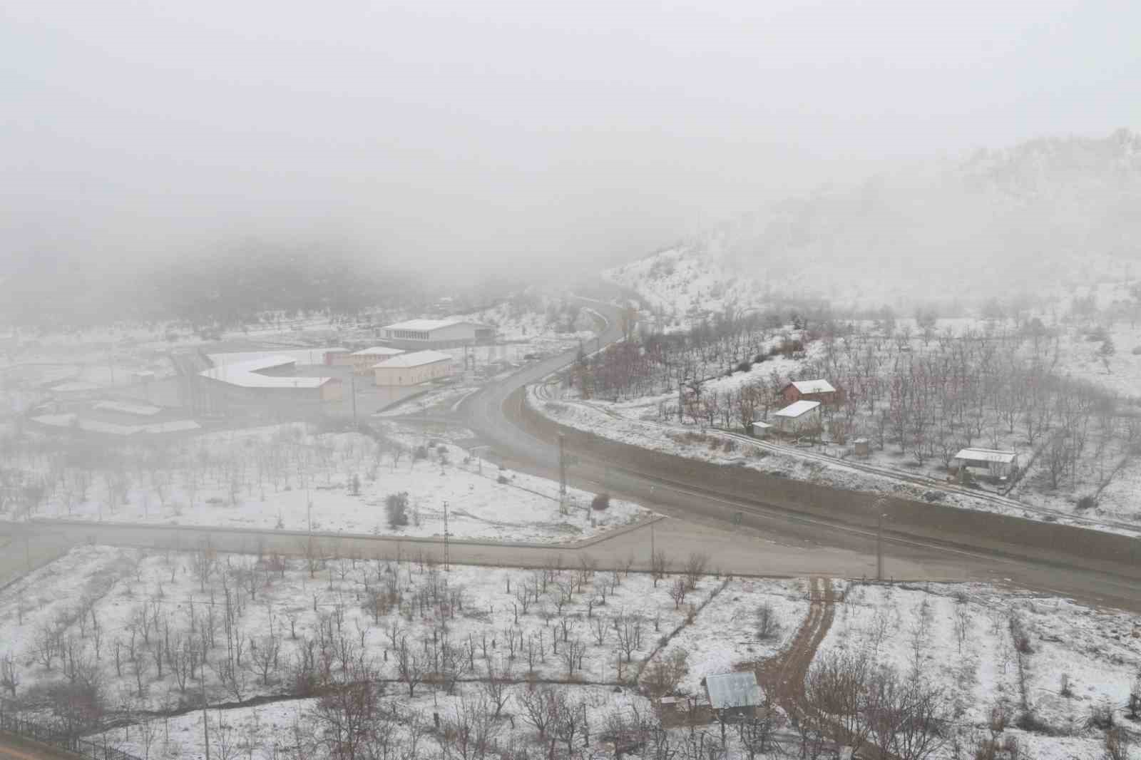 Hadim’de kar yağışı başladı

