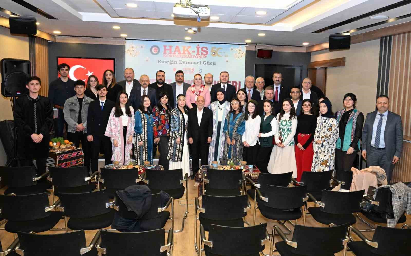 HAK-İŞ Başkanı Arslan: "Çatışmaların hatta ölümlerin olduğu Nevruzları unutmadık, Allah’a şükür Nevruz’u normalleştirdik"
