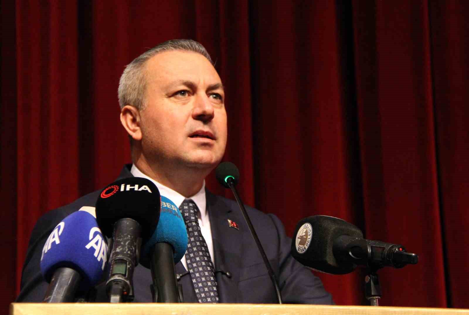 HAK-İŞ Genel Başkanı Arslan: "Bizim kültürümüzde insanların en hayırlısı, insanlara hizmet edendir"
