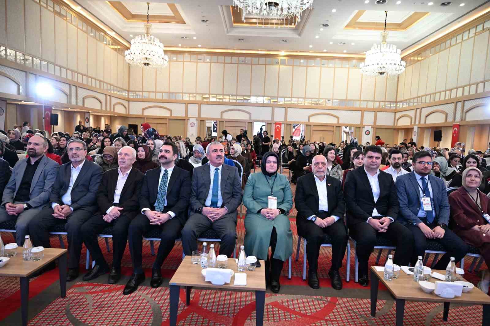 HAK-İŞ Genel Başkanı Arslan: "Sendikalaşma oranında kadınlar çok geride"
