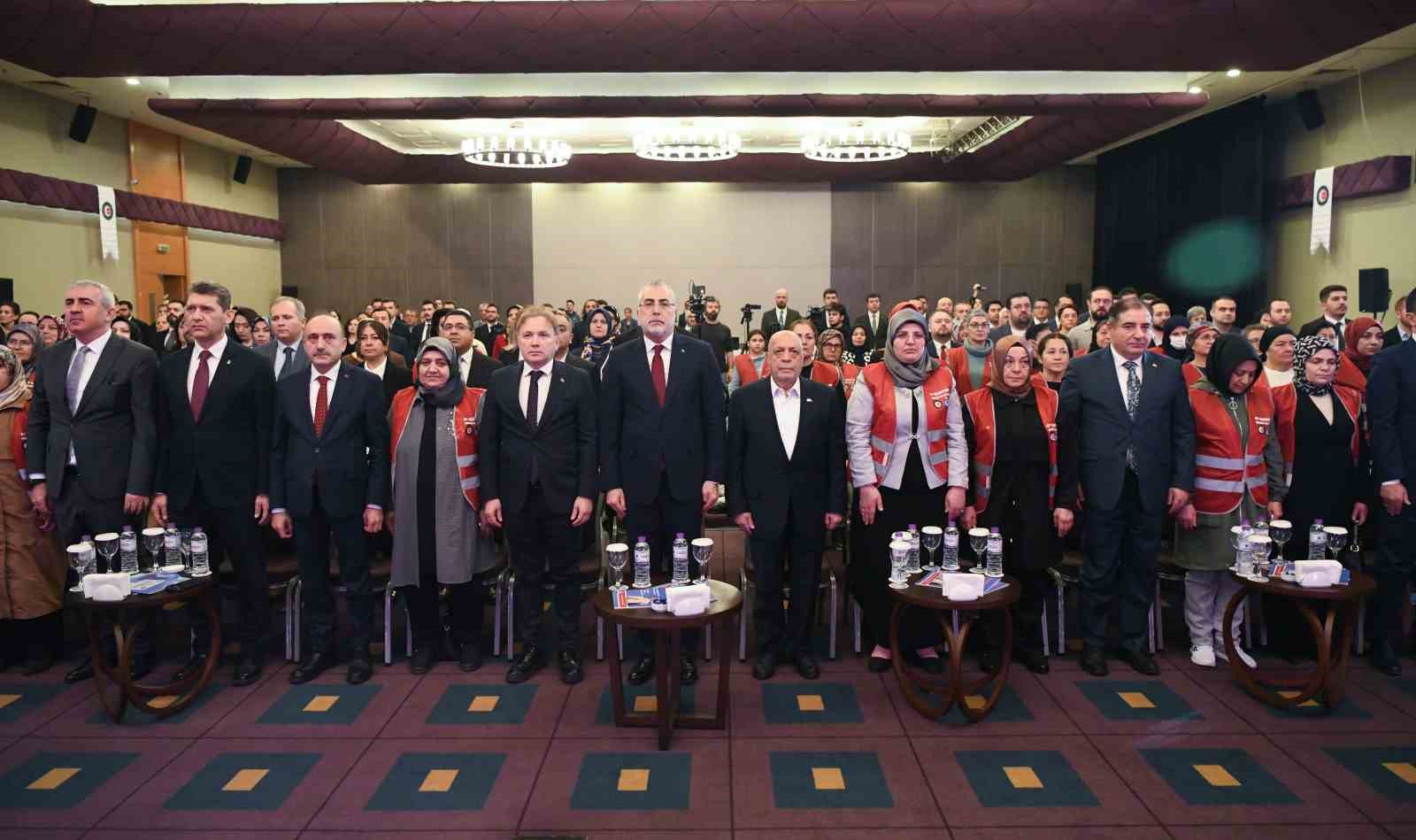 HAK-İŞ Genel Başkanı Mahmut Arslan: "Taşeronda tarih yazdık, şimdi sıra ev işçilerinin haklarında"
