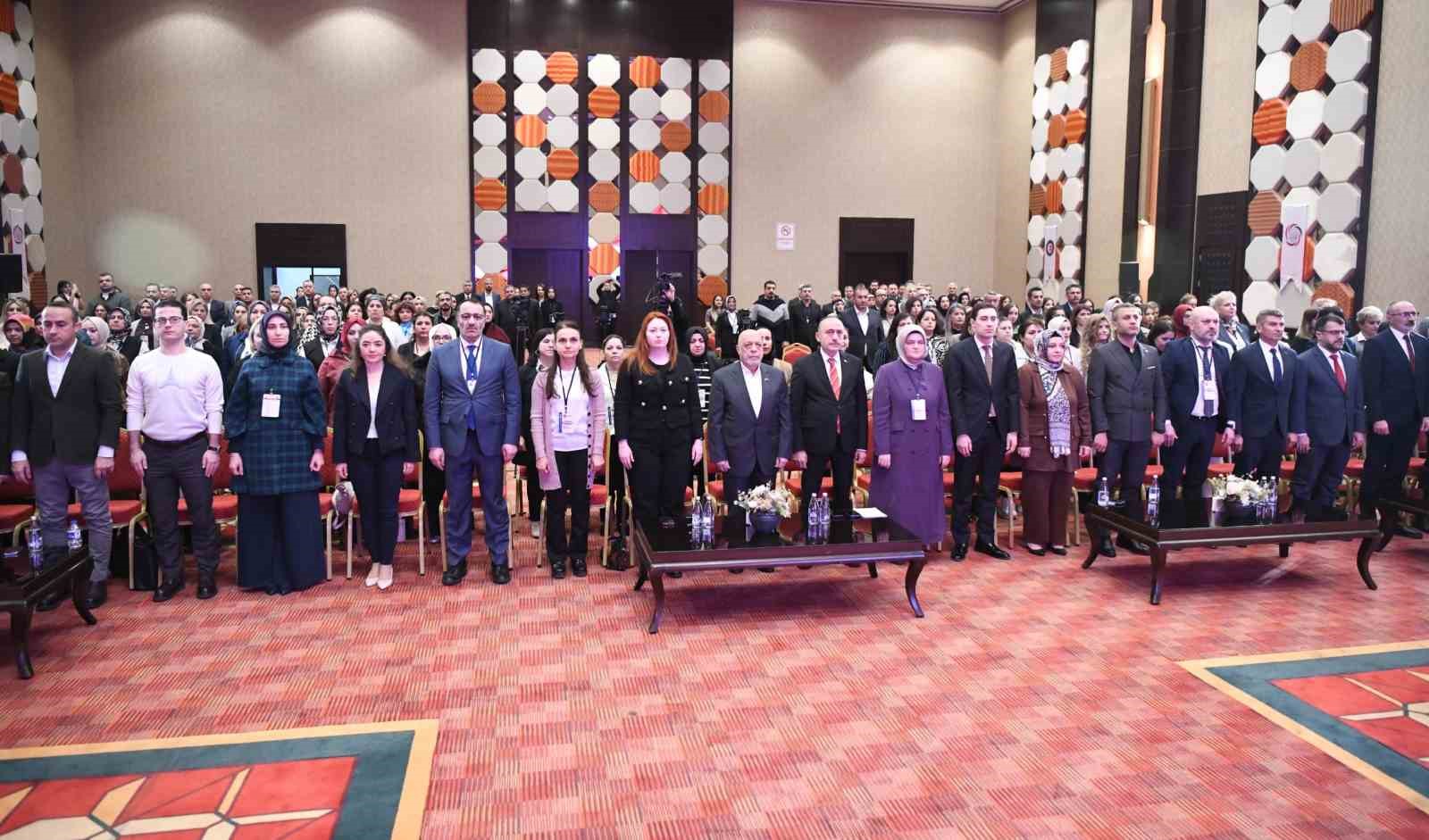 HAK-İŞ Konfederasyonu Genel Başkanı Arslan: "Asgari ücret yüzde 27 oranında artırıldı, yüzde 5’ini biz ocak ayında geri verdik"
