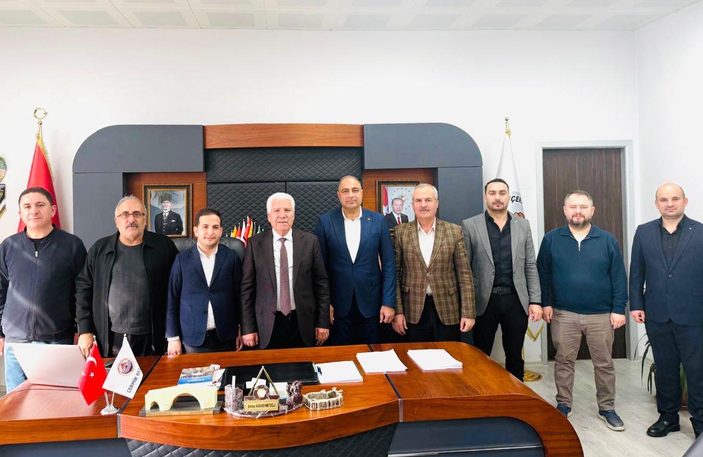 Hak-İş Konfederasyonu ile Çermik Belediyesi arasında toplu iş sözleşmesi imzalandı
Hak-İş Konfederasyonu ile Çermik Belediyesi arasında toplu iş sözleşmesi imzalandı