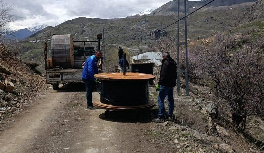 Hakkari’de heyelan sonrası iletişim alarmı
