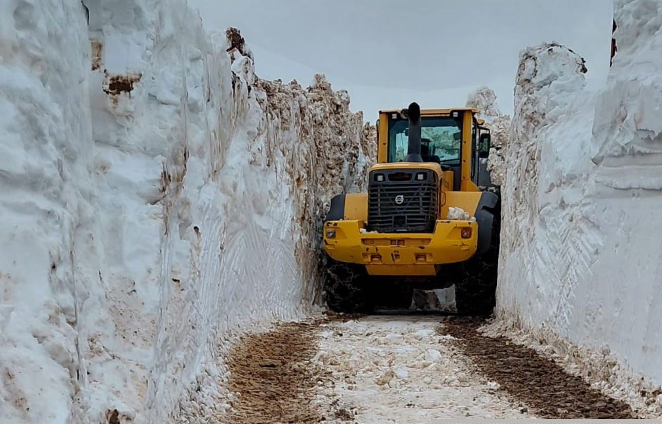 Hakkari’de kapanan tüm köy ve mezra yolları yeniden açıldı
