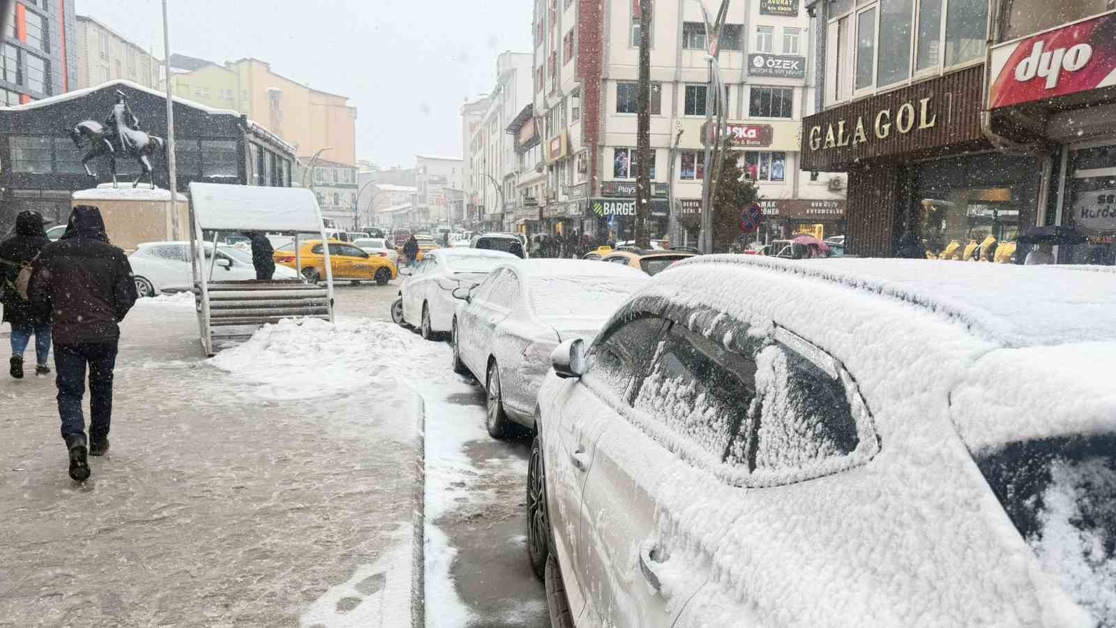 Hakkari’de kar yağışı
