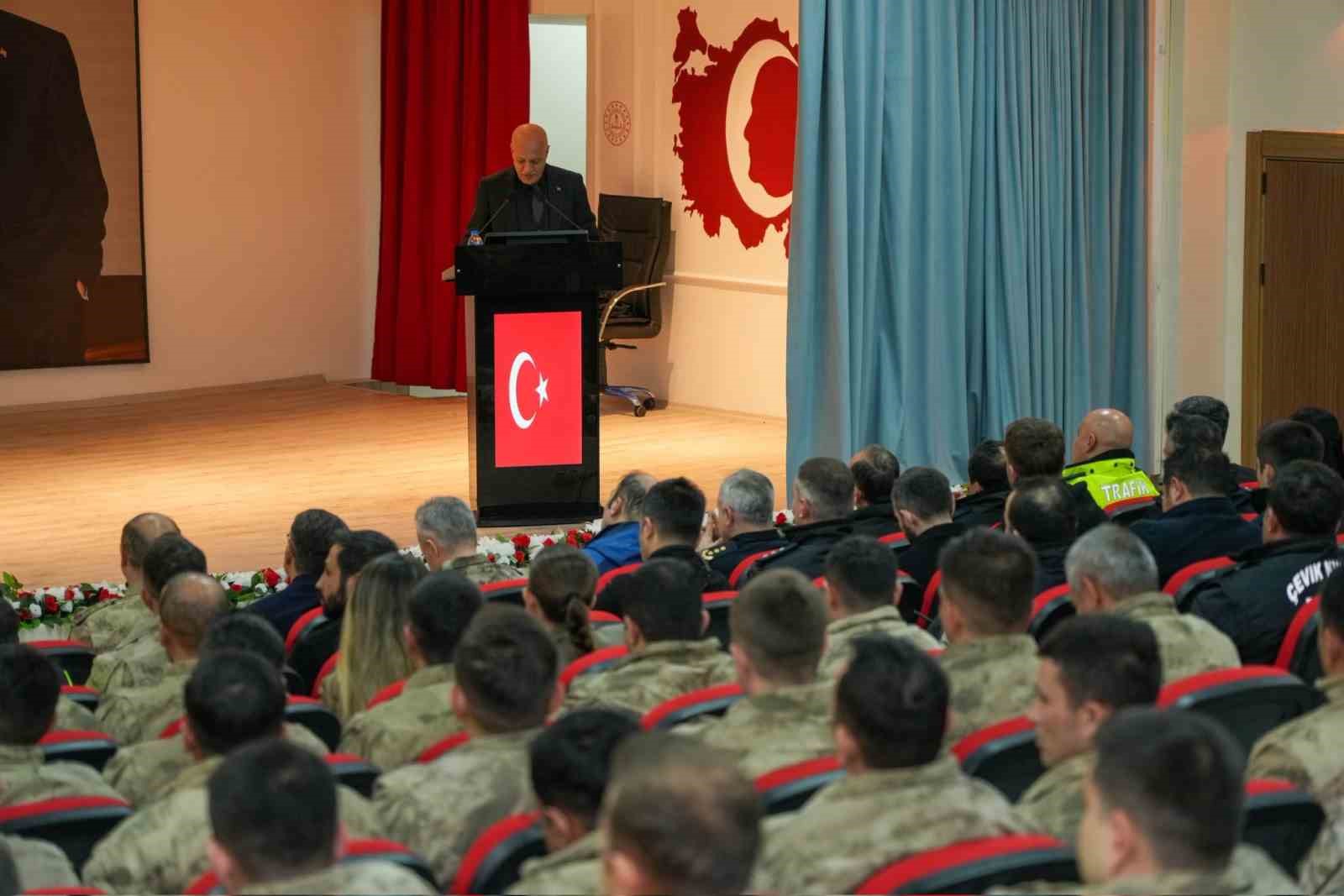 Hakkâri’de kolluk personeline etkili iletişim eğitimi
