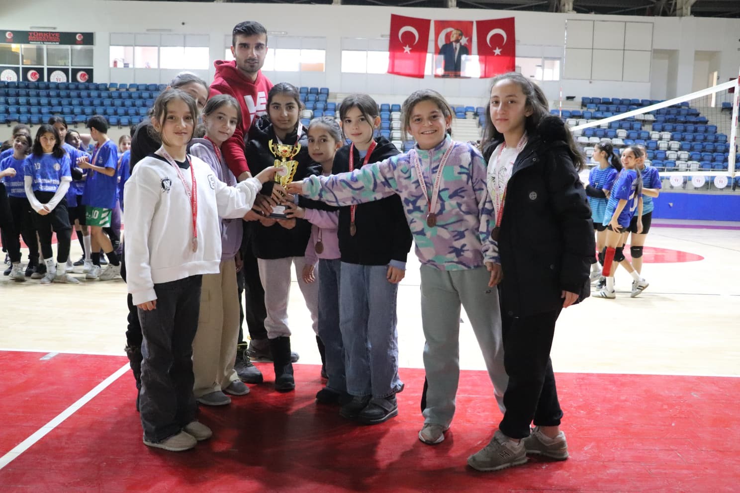 Hakkari’de Küçükler Voleybol İl Birinciliği sona erdi

