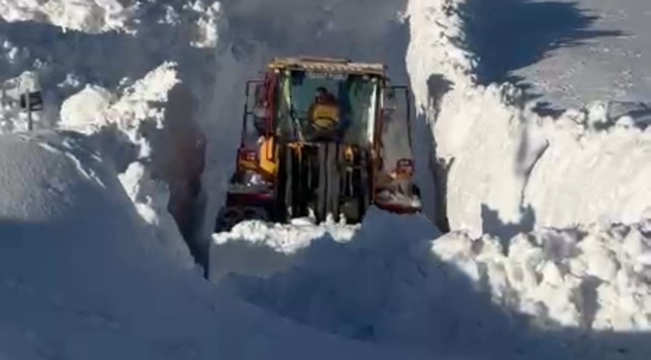 Hakkari’de tüm köy yolları ulaşıma açıldı
