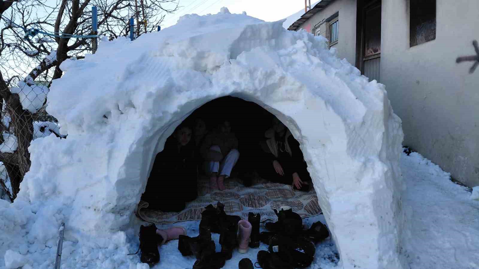 Hakkarili Yunus’tan iglo evi
