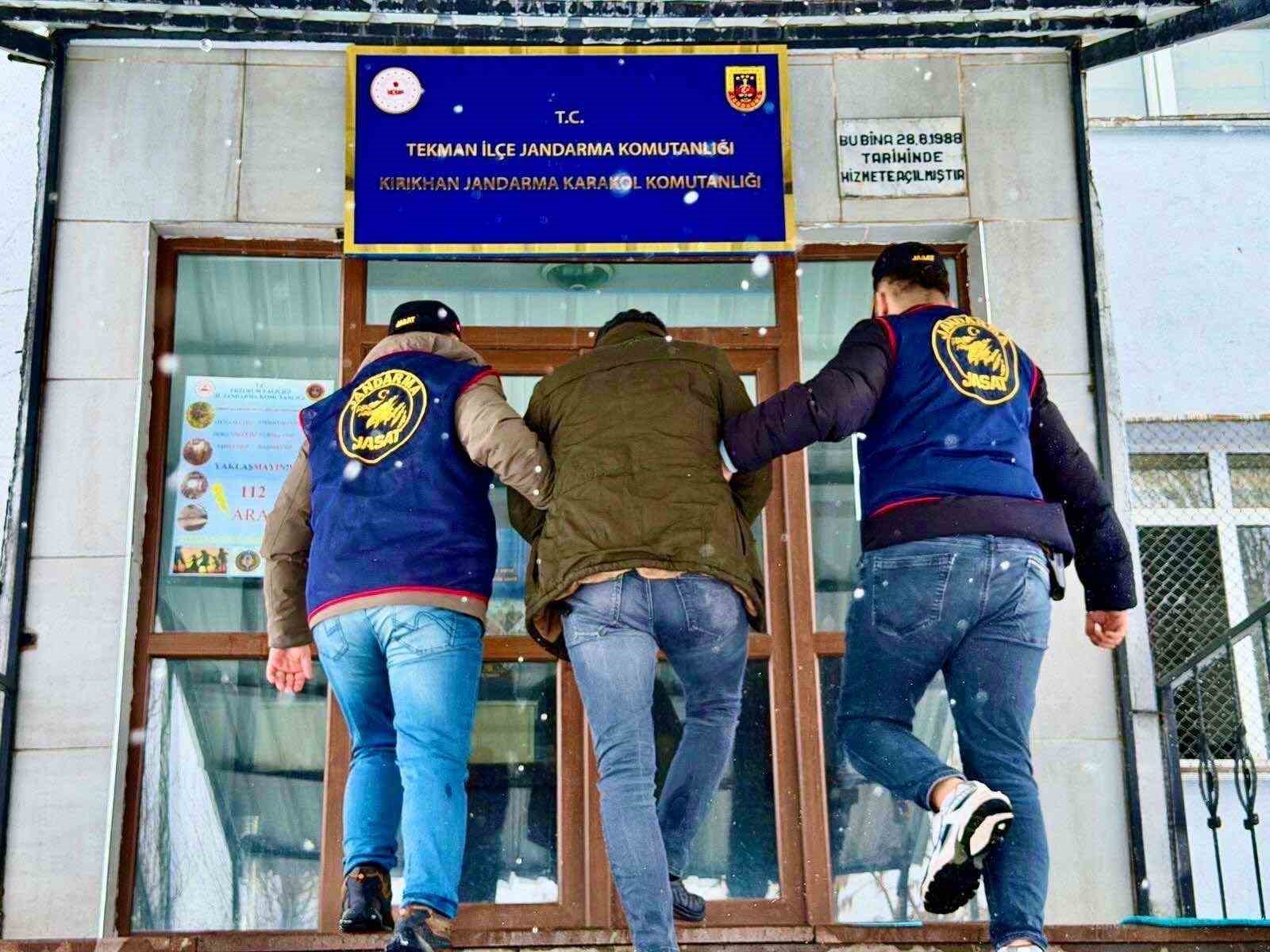 Hakkında 13 yıl hapis cezası bulunan şahıs Tekman’da yakalandı
