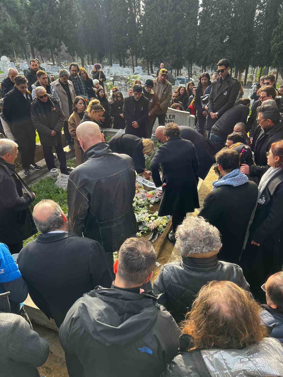 Haldun Dormen Edirnekapı Mezarlığı’nda toprağa verildi
