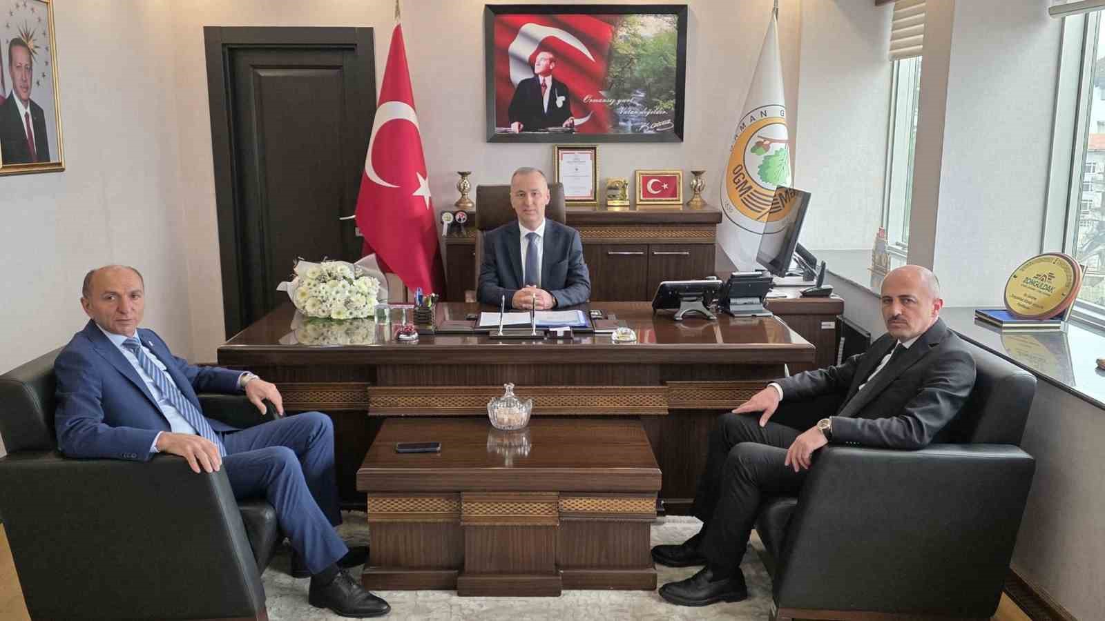 Halil Oflu görevine başladı
