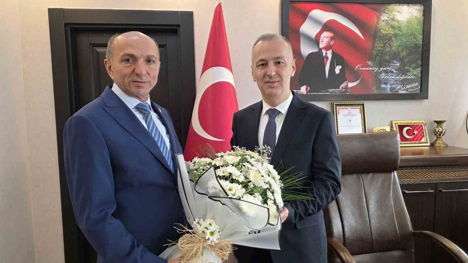 Halil Oflu görevine başladı
