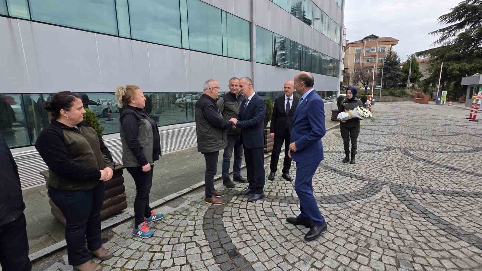 Halil Oflu görevine başladı
