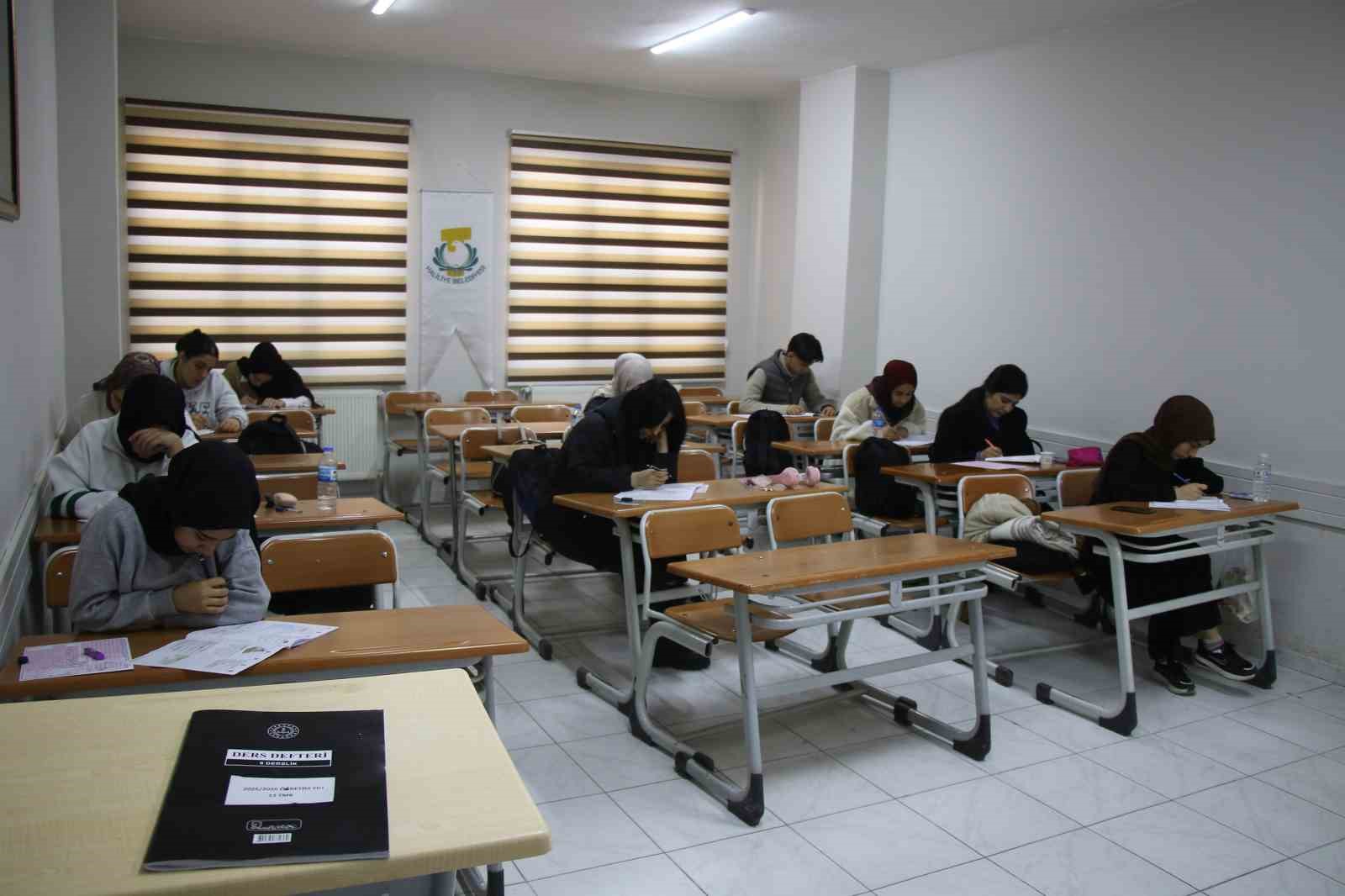 Haliliye’de gençlere destek
Haliliye’de gençlere destek