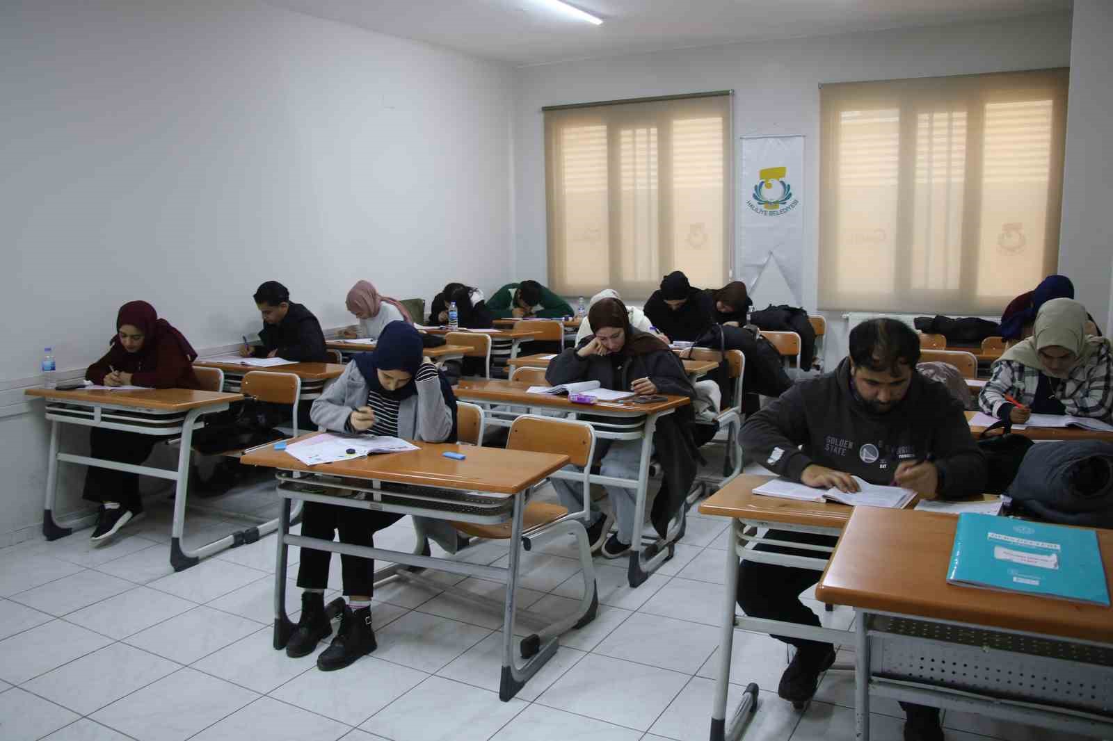 Haliliye’de gençlere destek
Haliliye’de gençlere destek