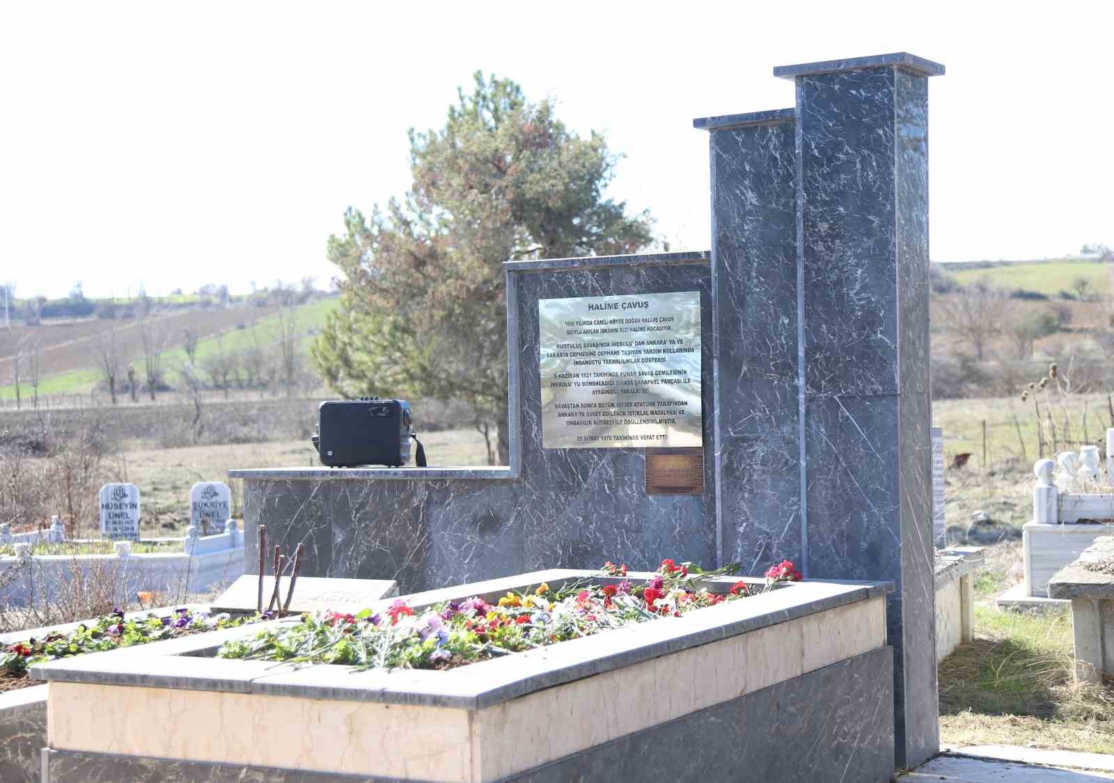 Halime Çavuş vefatının 50. yıl dönümünde dualarla anıldı
Halime Çavuş vefatının 50. yıl dönümünde dualarla anıldı