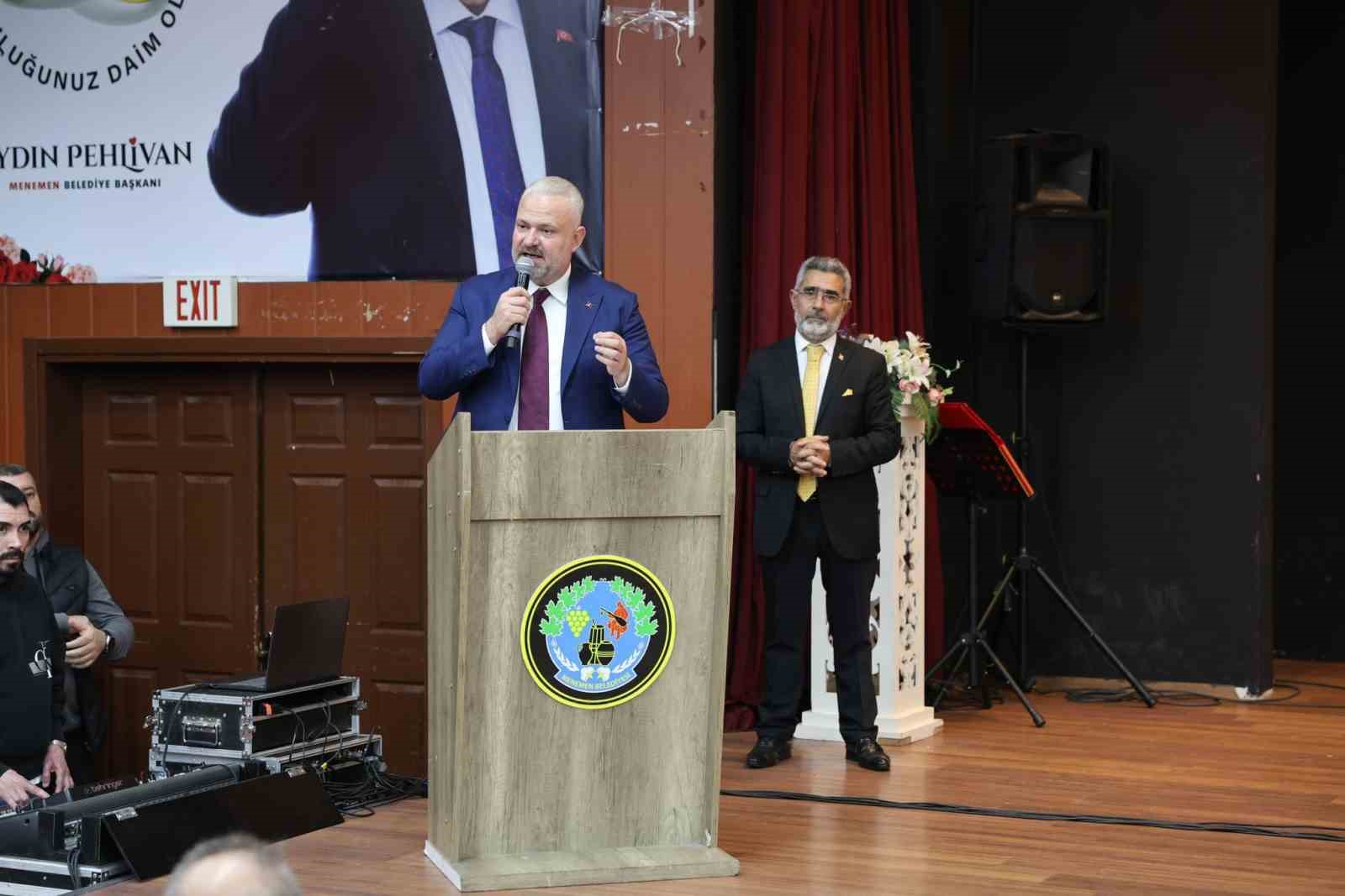 Halk aşıklarından Menemen’de kültür ziyafeti
Halk aşıklarından Menemen’de kültür ziyafeti