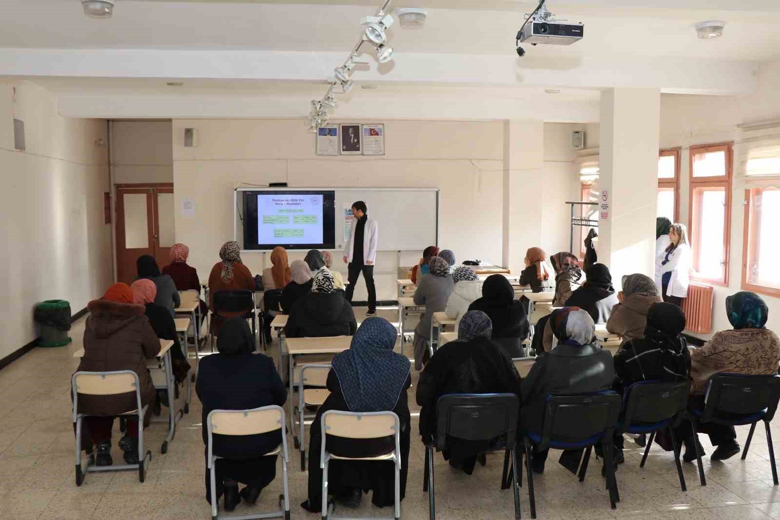Halk Eğitim Merkezi kursiyerlerine verem eğitimi

