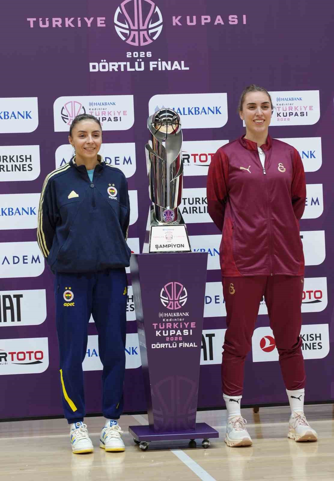 Halkbank Kadınlar Türkiye Kupası final karşılaşması öncesi basın toplantısı düzenlendi
Halkbank Kadınlar Türkiye Kupası final karşılaşması öncesi basın toplantısı düzenlendi