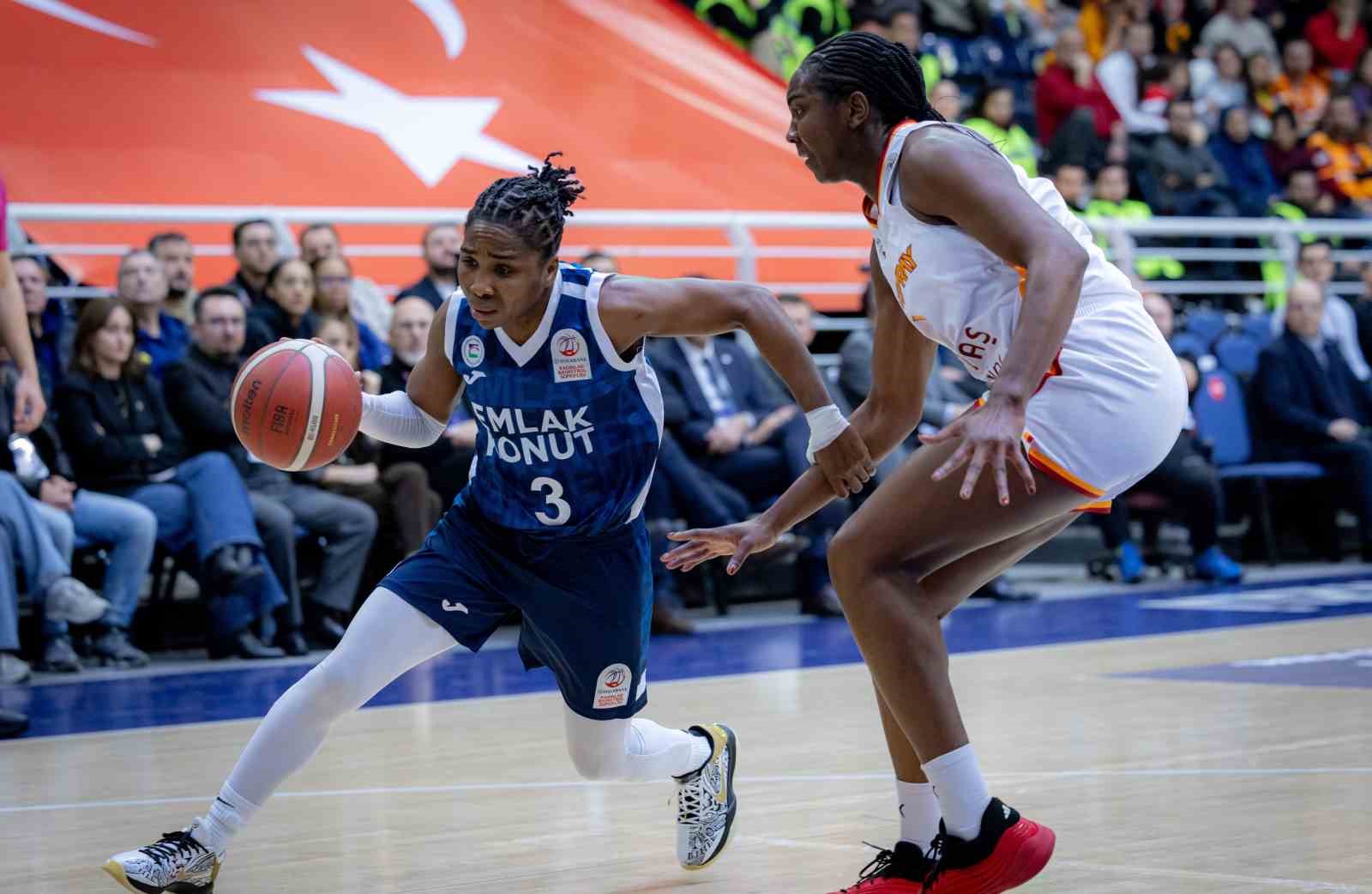 Halkbank Kadınlar Türkiye Kupası: Galatasaray: 66 - Emlak Konut: 64
