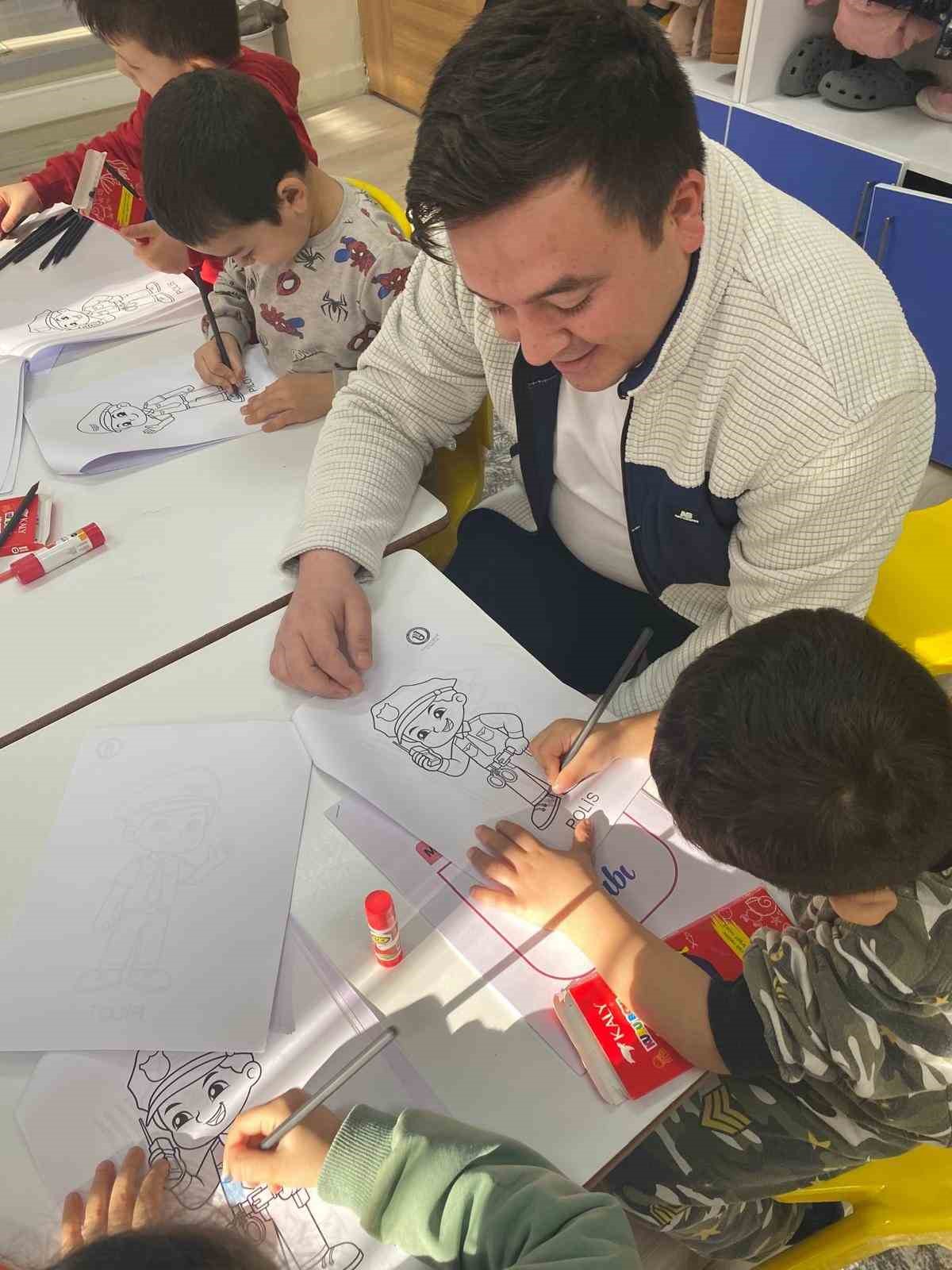 Halkla ilişkiler öğrencilerinden örnek başarı
