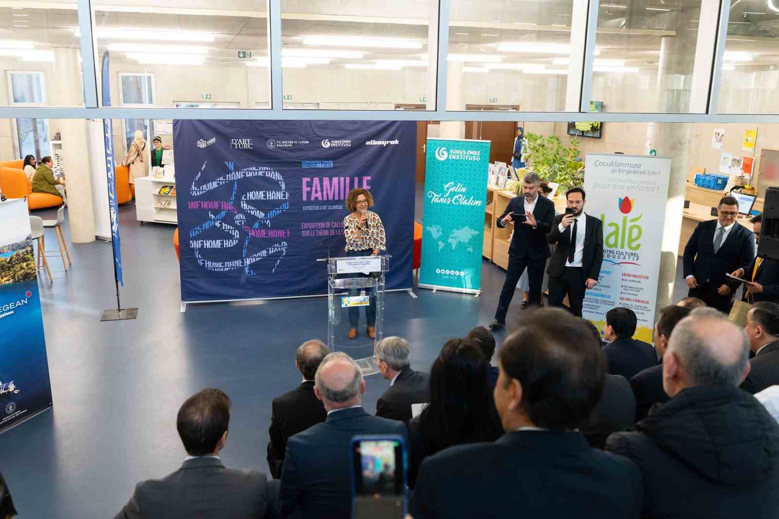 Hane İslam Sanatları Sergisi Paris’te
