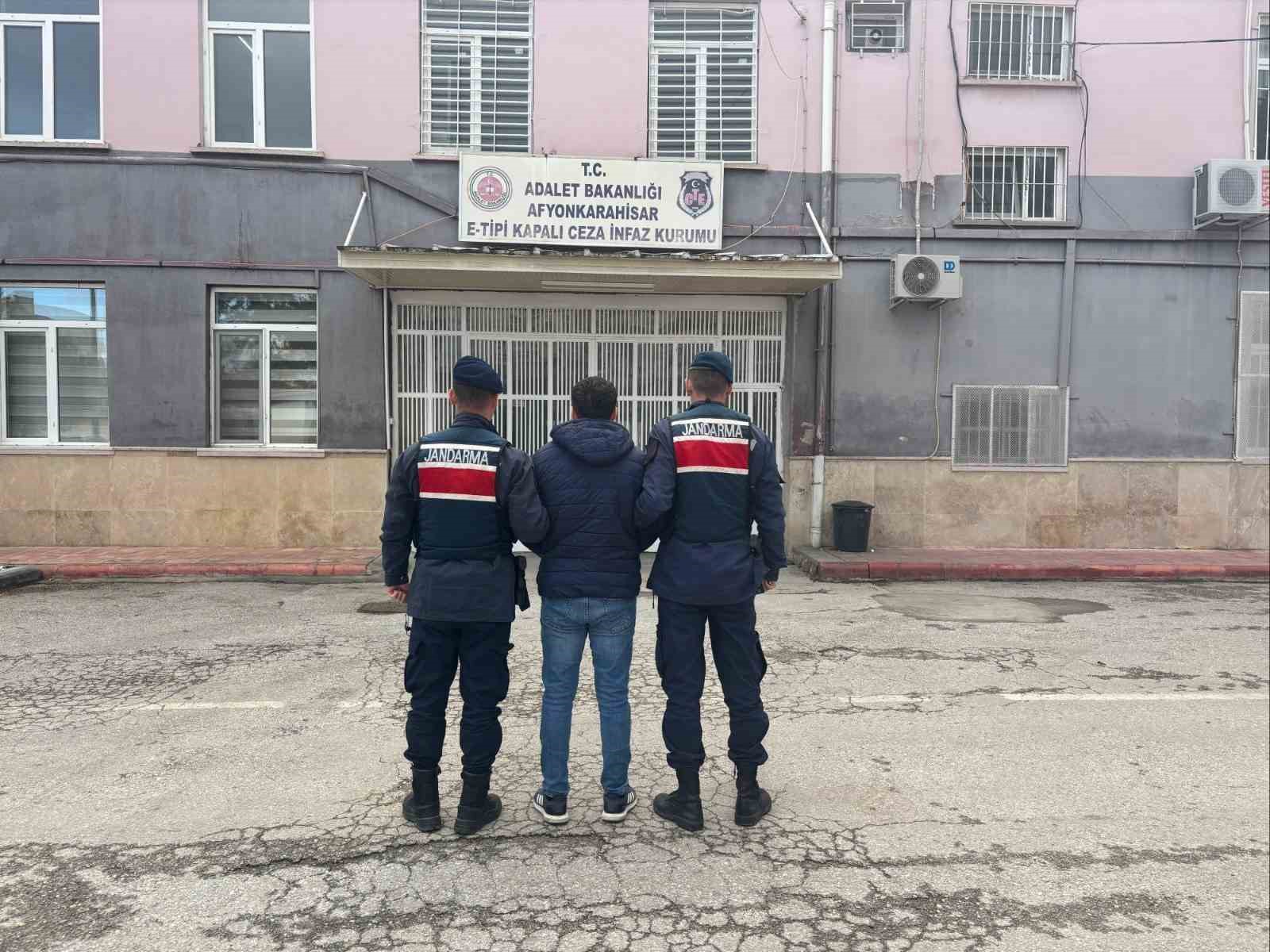 Hapis cezasıyla aranan şahsı jandarma yakaladı
