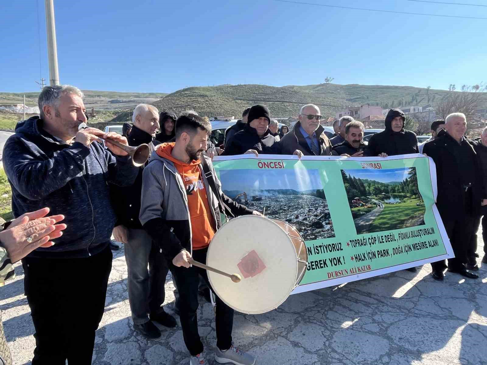 Harmandalı sakinlerinden ‘çöplük orman olsun’ çağrısı
