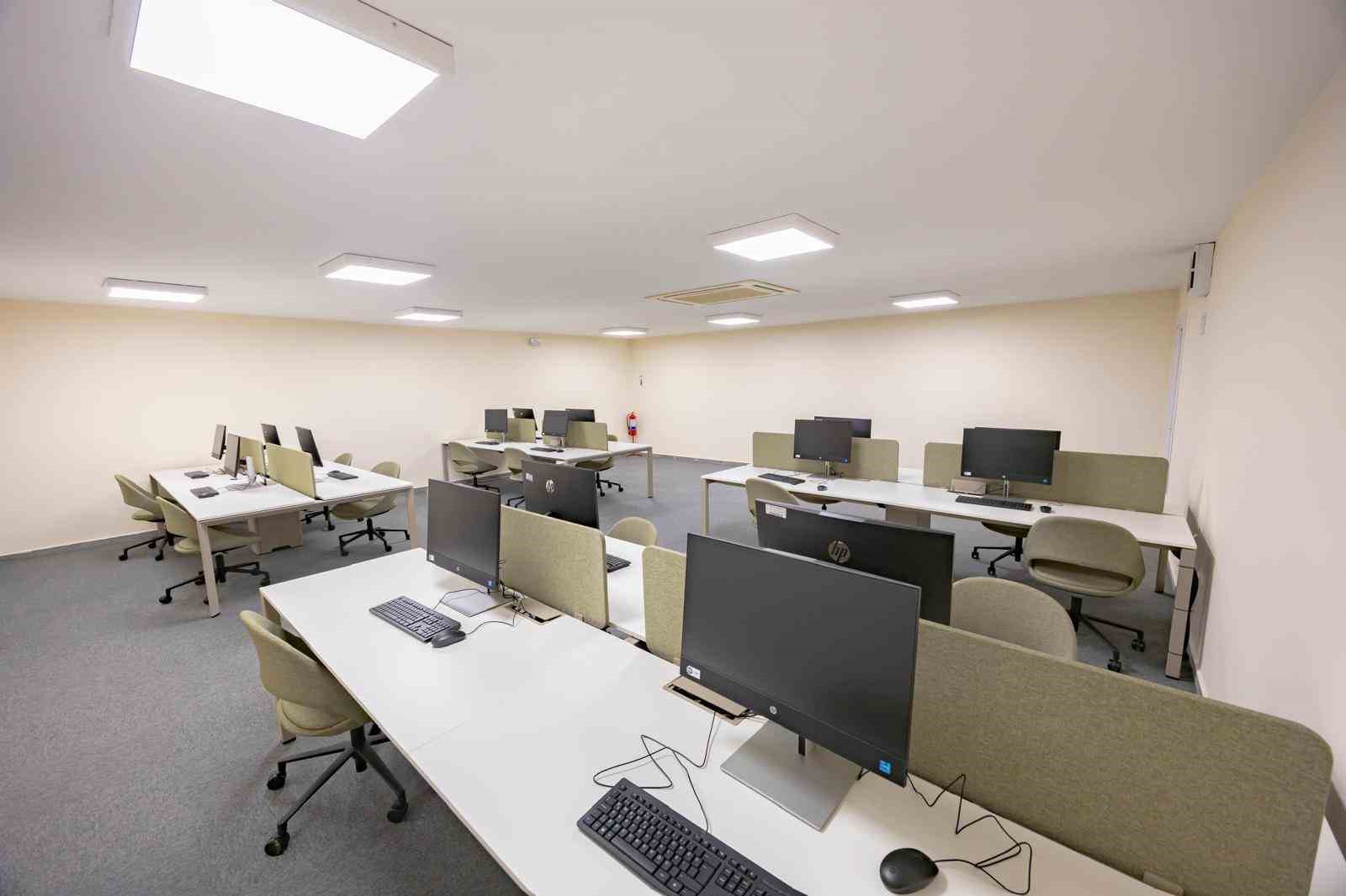 Hasan Ali Yücel Kütüphanesi hizmete girdi
