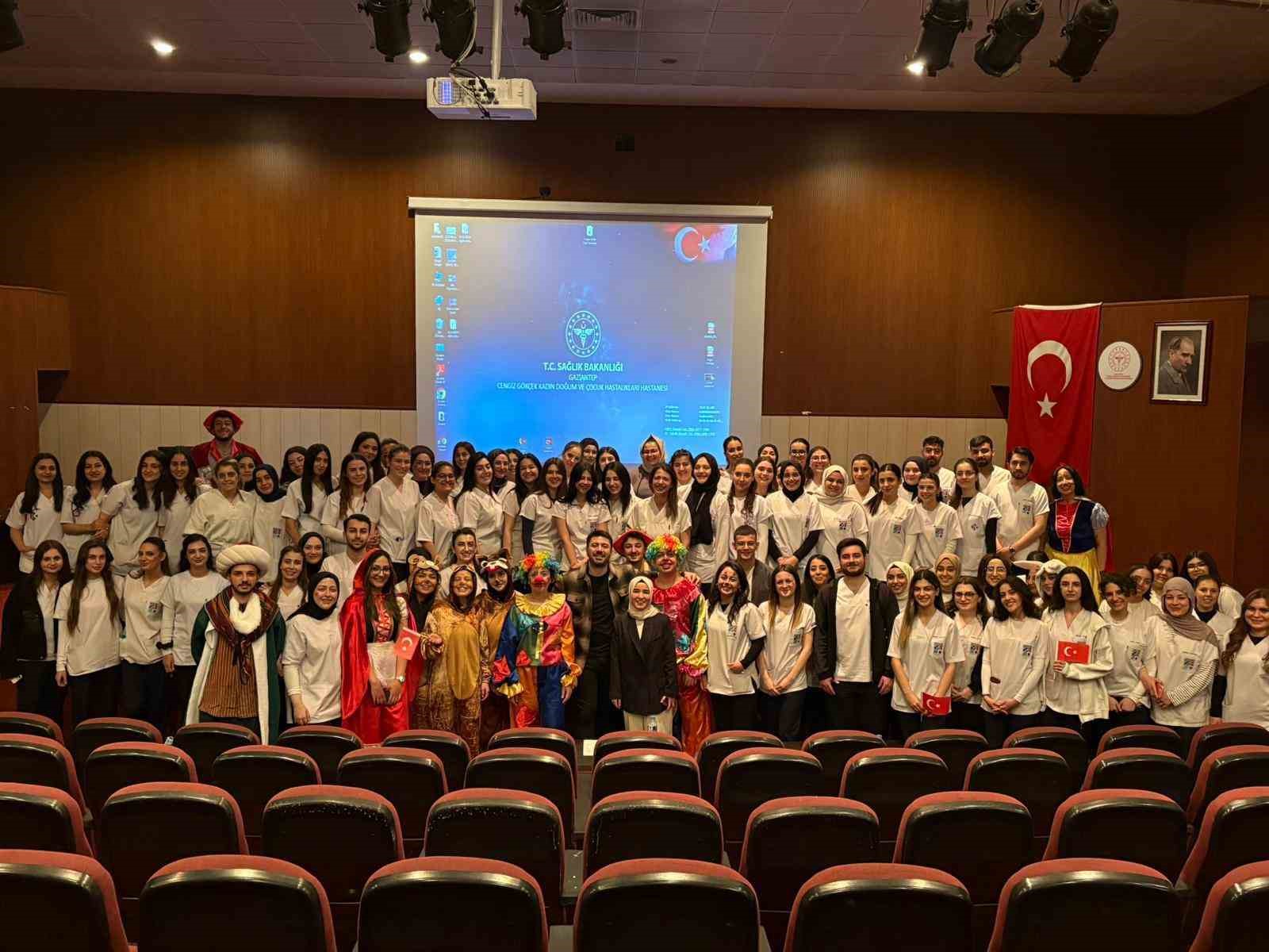 Hasan Kalyoncu Üniversitesi Hemşirelik Bölümü öğrencilerinden çocuklara bayram hediyesi
