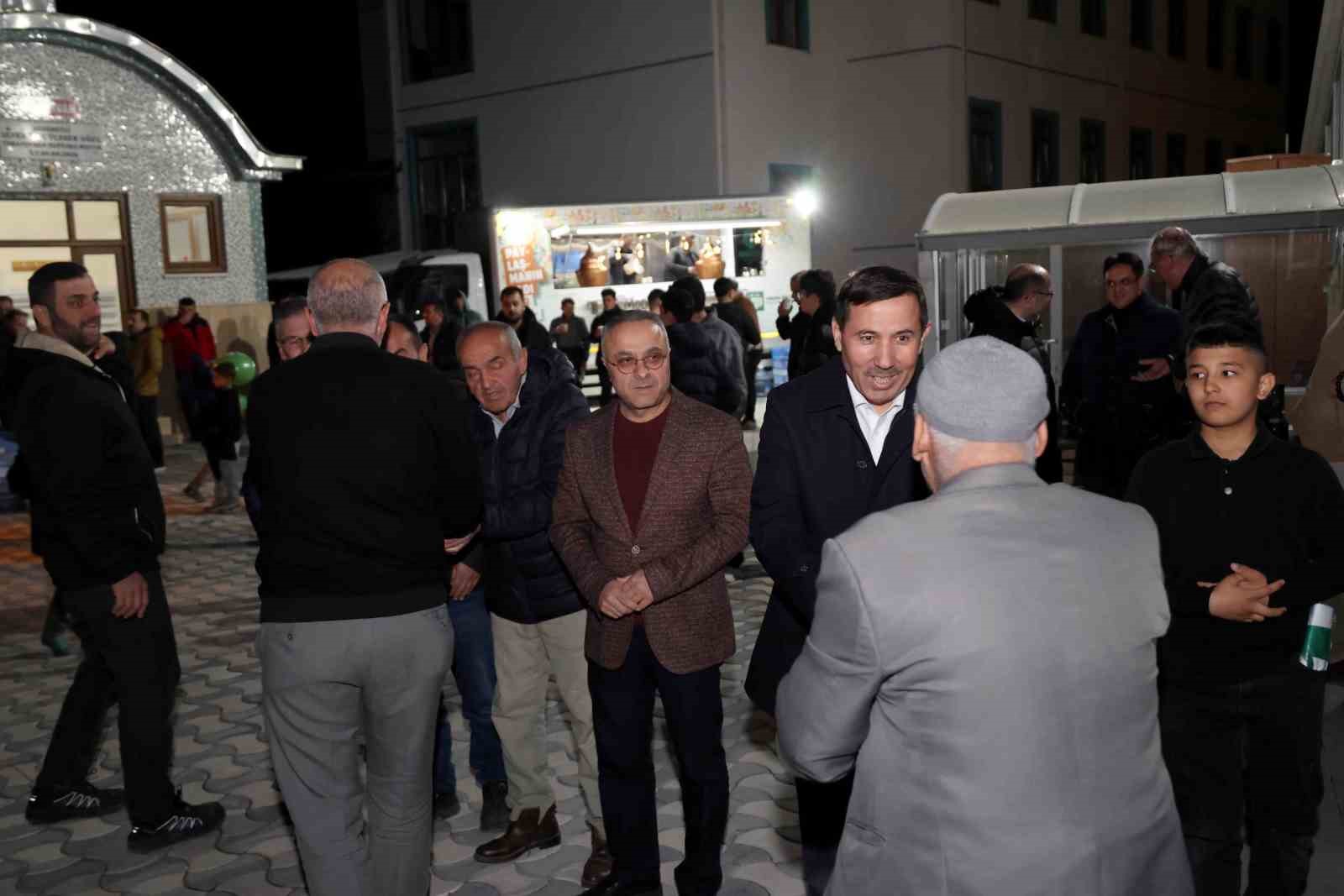 Hasan Kılca, Alzheımer yaşam merkezi sakinleri ve aileleri ile iftarda buluştu
