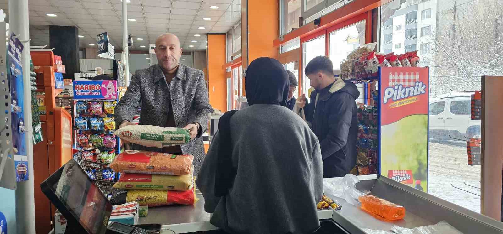 Hasköy’de 4 çocuklu anneye belediye ve kaymakamlık desteği
