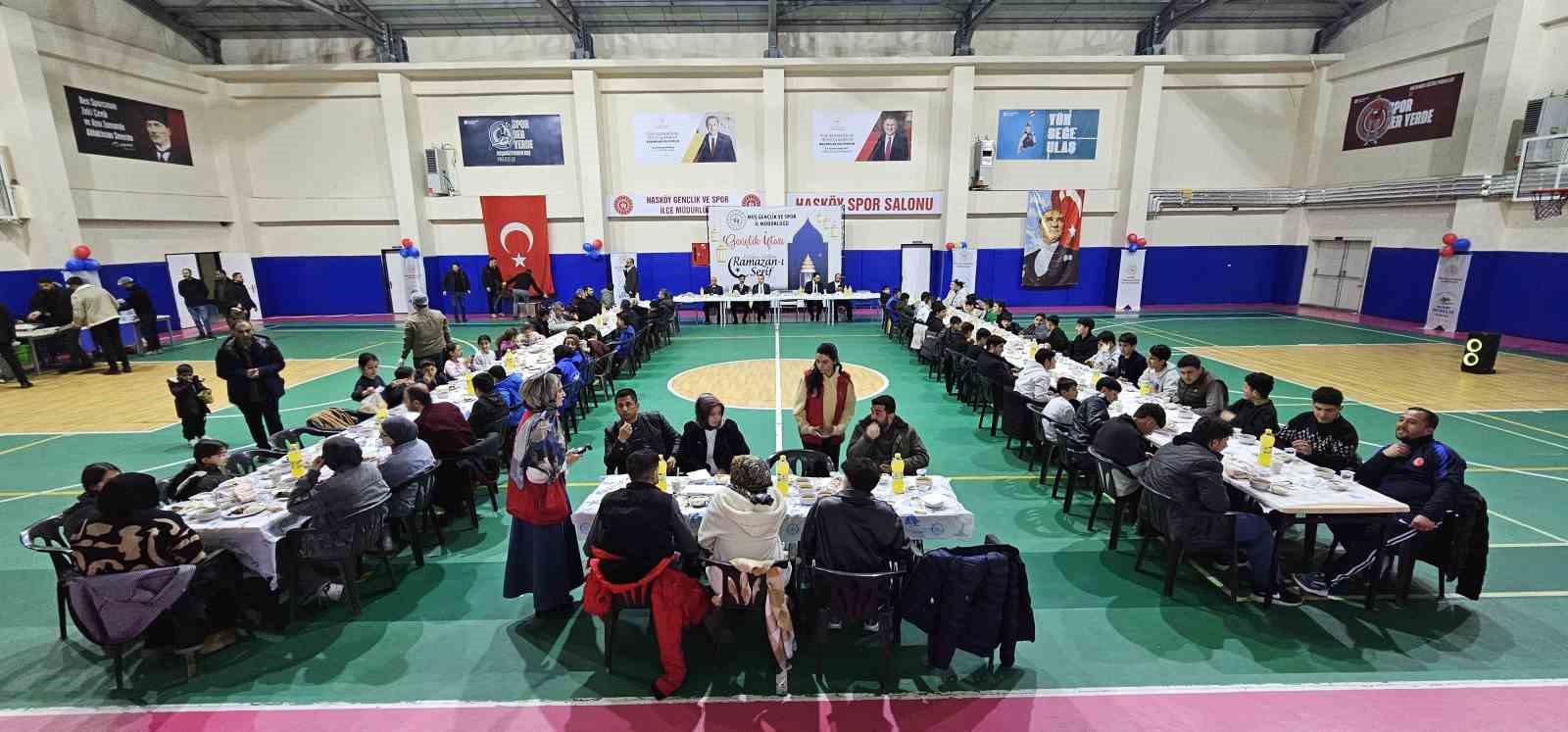Hasköy’de gençler iftar programında buluştu
