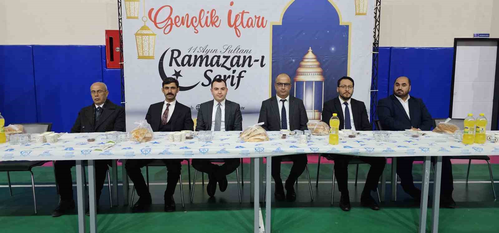Hasköy’de gençler iftar programında buluştu
