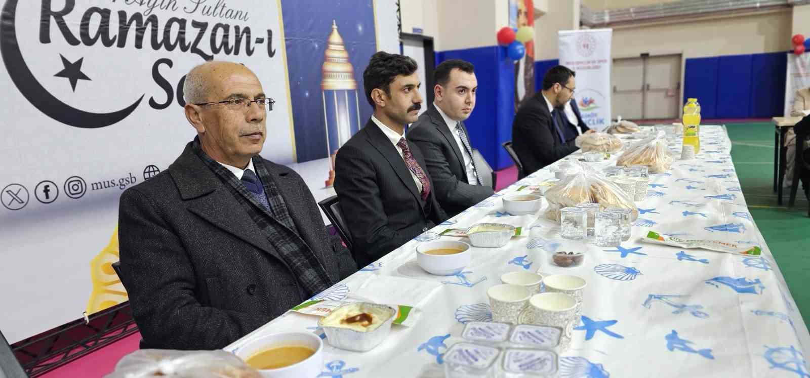 Hasköy’de gençler iftar programında buluştu
