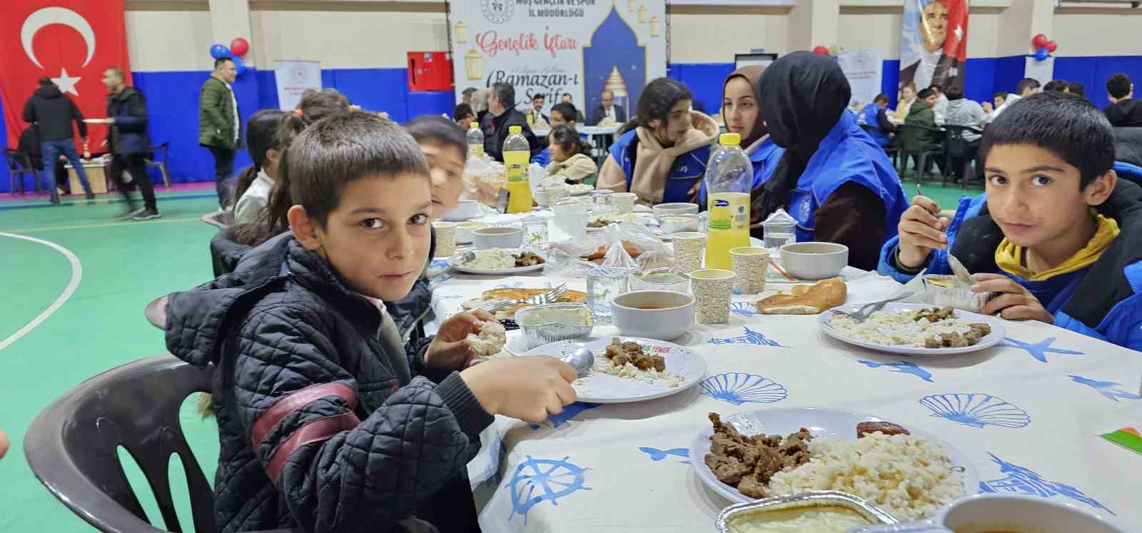 Hasköy’de gençler iftar programında buluştu
