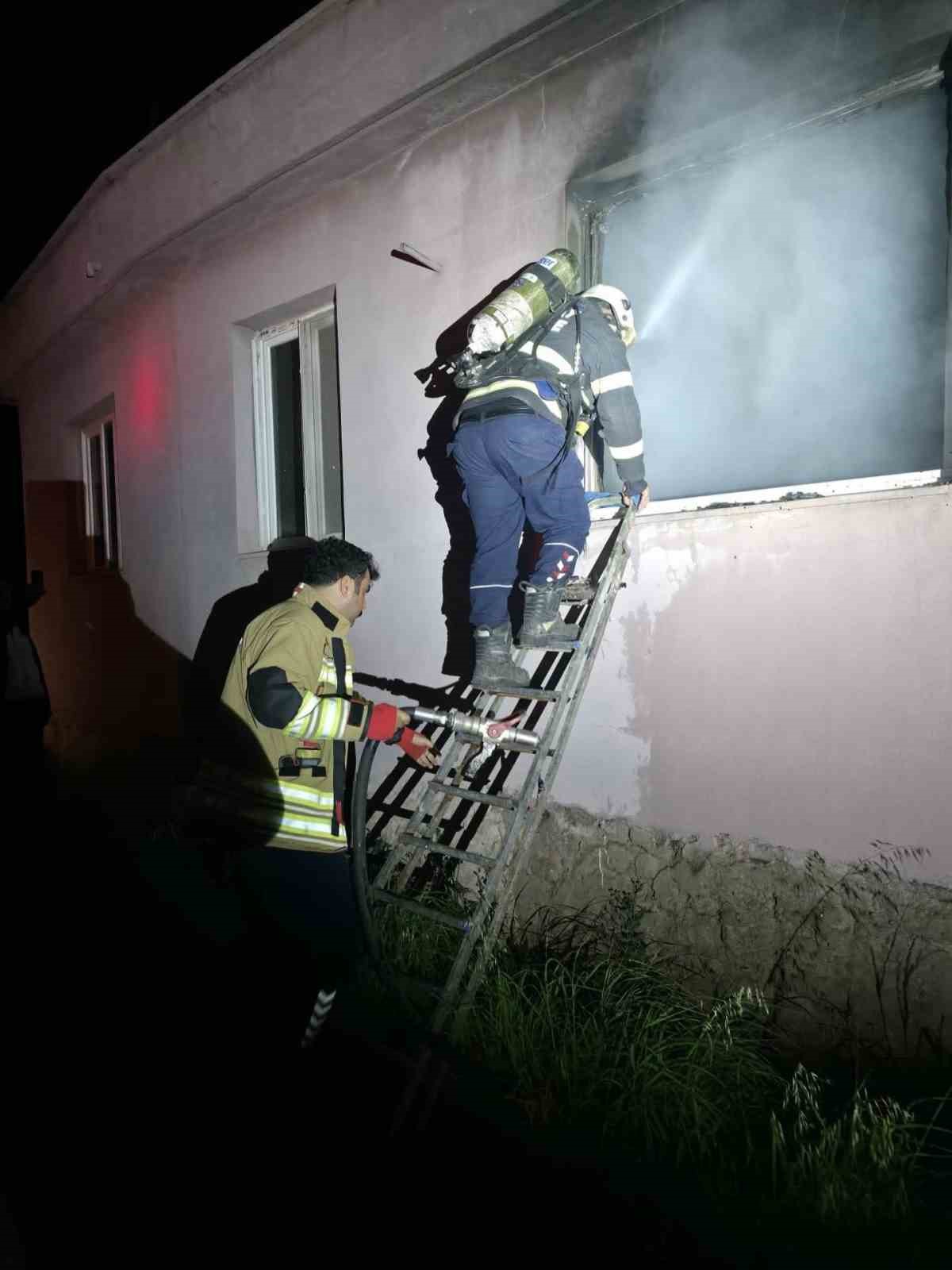 Hassa’da ev yangını
