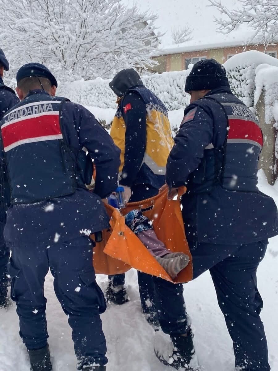 Hasta vatandaşa jandarma ulaştı
