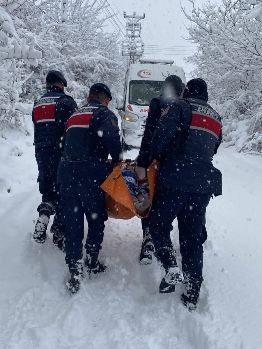Hasta vatandaşa jandarma ulaştı
