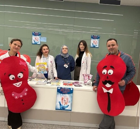 Hasta ve hasta yakınları böbrek hastalıkları hakkında bilgilendirildi
