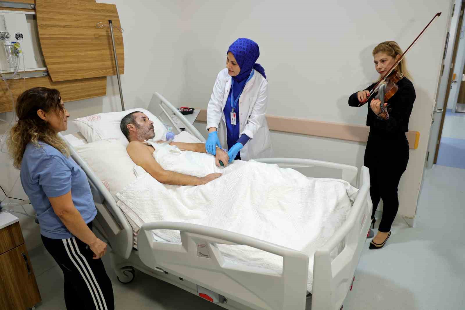 Hasta yakınlarına dualı manevi destek
