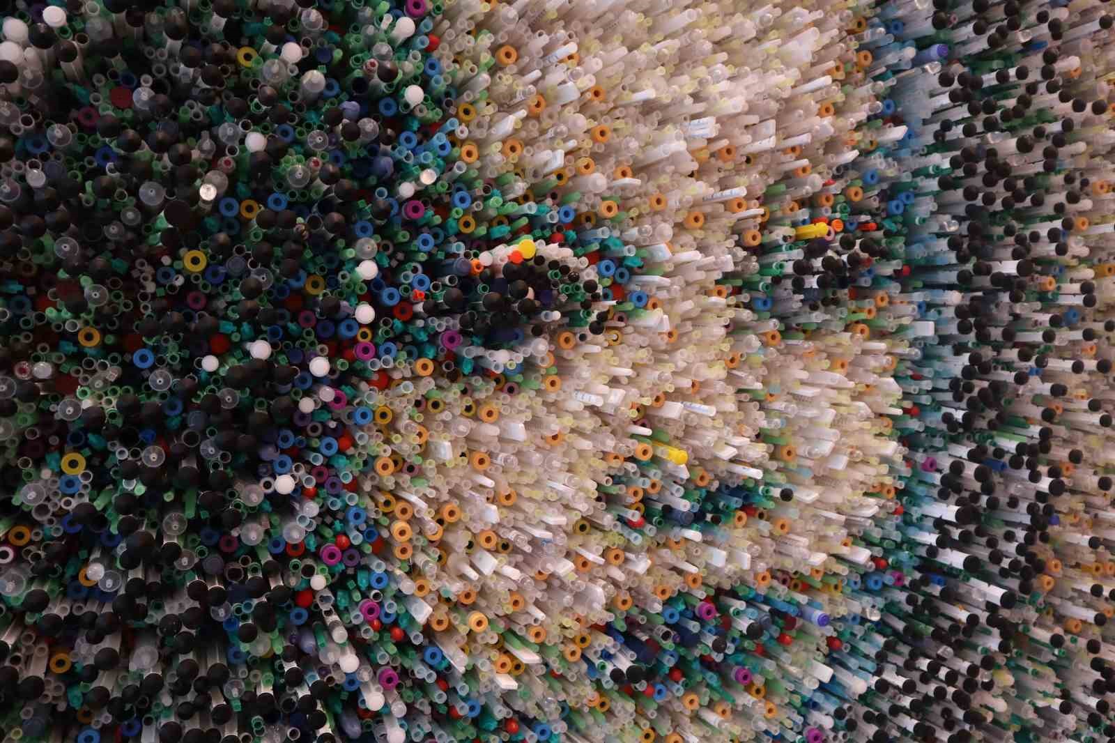 Hastane atıklarından doğan portreler Memorial Göztepe’de ikinci kez hayat buluyor
