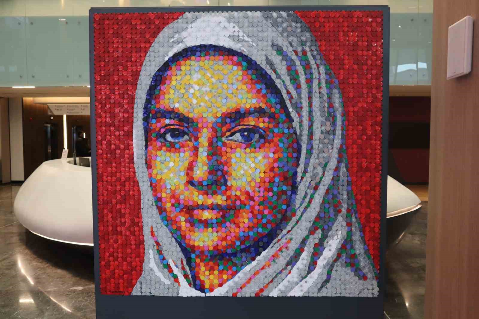 Hastane atıklarından doğan portreler Memorial Göztepe’de ikinci kez hayat buluyor
