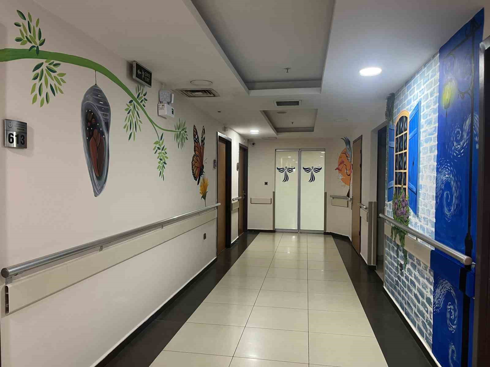 Hastane duvarları ‘İyileştiren Koridorlar’la hayat buldu
Hastane duvarları ‘İyileştiren Koridorlar’la hayat buldu