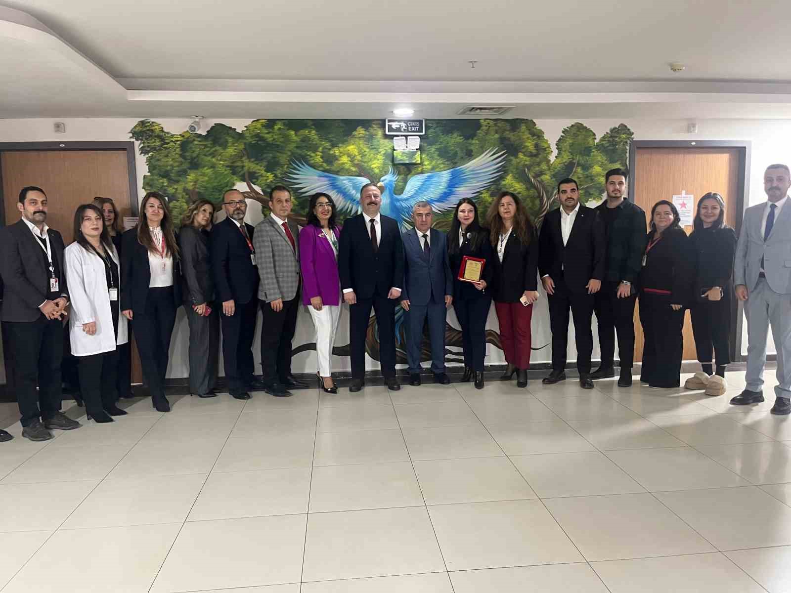 Hastane duvarları ‘İyileştiren Koridorlar’la hayat buldu
Hastane duvarları ‘İyileştiren Koridorlar’la hayat buldu