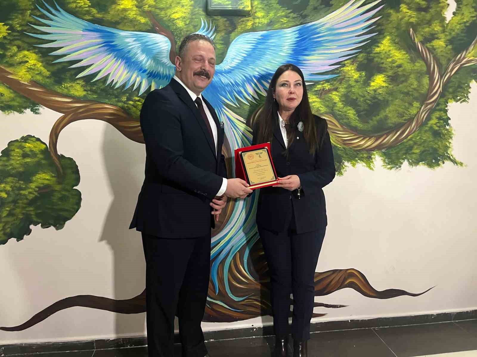 Hastane duvarları ‘İyileştiren Koridorlar’la hayat buldu
Hastane duvarları ‘İyileştiren Koridorlar’la hayat buldu